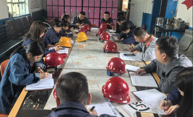 工投公司機(jī)關(guān)黨支部開(kāi)展“踐行八項(xiàng)規(guī)定守初心 淬煉作風(fēng)本色擔(dān)使命”主題黨日活動(dòng)